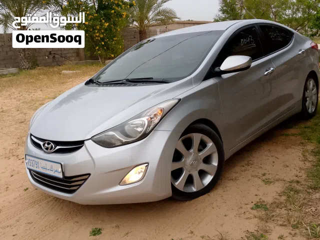 2012 هيونداي النترا Standard