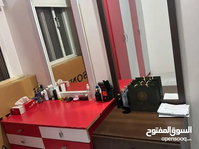 2 dressing table