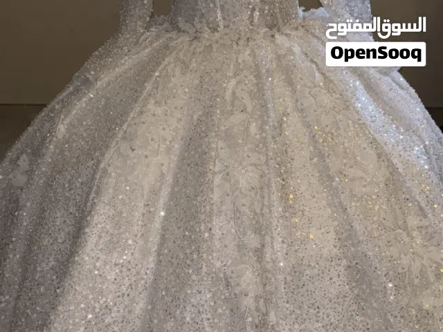بدلة عرس فخمة