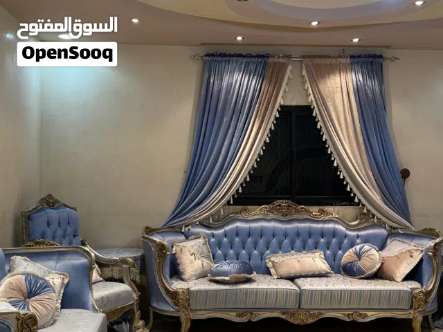 كنب ملكي فخم شبه جديد البيع لأعلى سوم