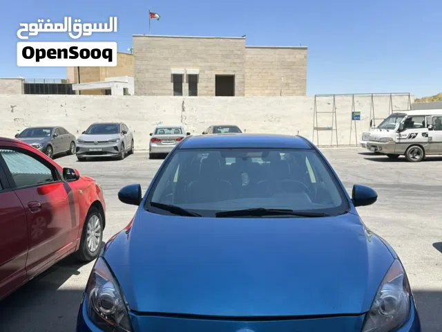 2014 مازدا 3 Standard