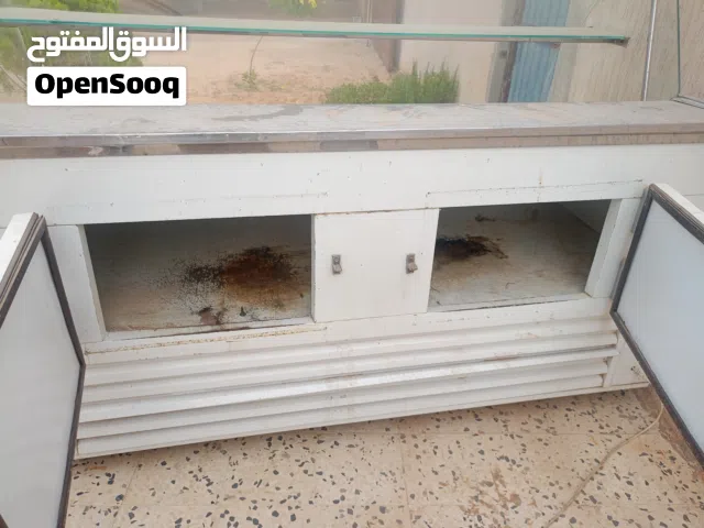ثلاجة عرض كبيرة تقريبا متر ونص حالتها جيدة جدا نظيفة