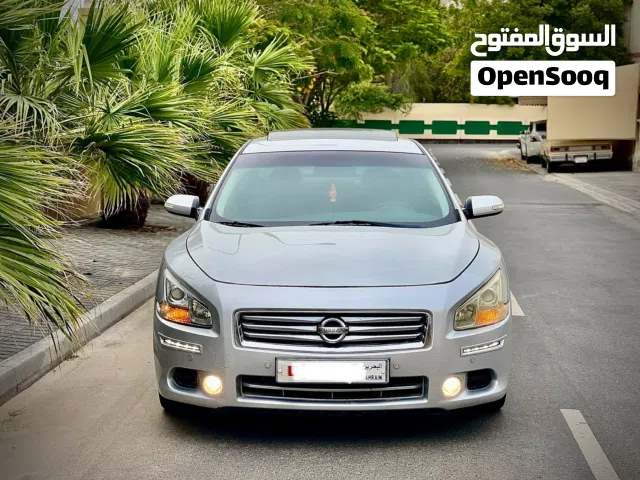 Nissan maxima. 2014