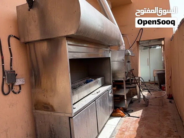 معدات مطعم مستعمله للبيع في حاله جيدة