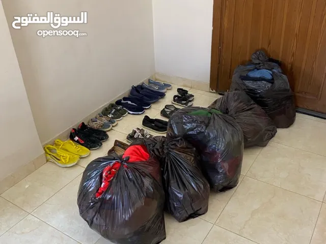 لمن يريد ان يسترزق بملابس شبه جديدة