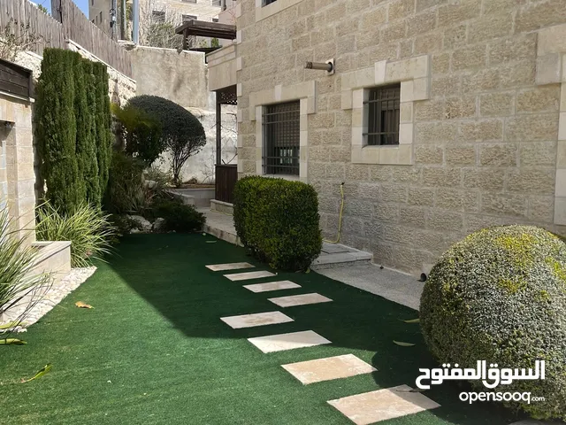276 m2 5 Bedrooms Apartments for Sale in Ramallah and Al-Bireh Birzeit