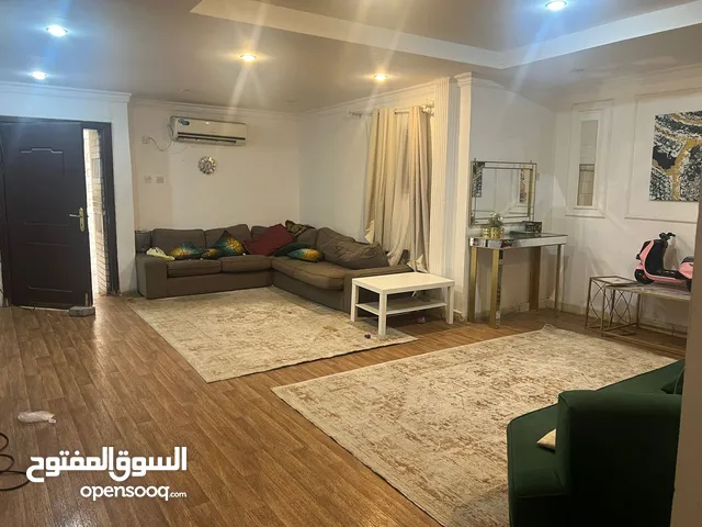 للبيع بيت في الصباحية – 450م الشارع: شارع واحد مكون من دورين وملحق