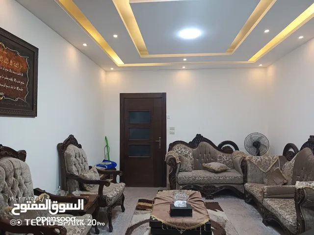 طقم كنب2.كل طقم 350 خشب. زان. مصري. للبيع.ابو نصير ملاحظه كل طقم 350 لوحده