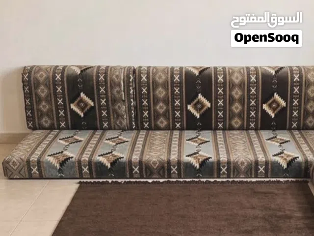 جلسة ارضيه بحاله جيده جدا