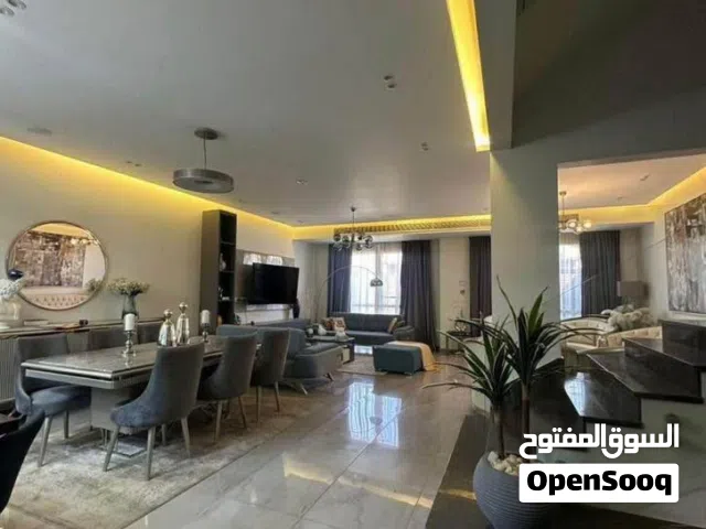 221 m2 4 Bedrooms Villa for Sale in Cairo Fifth Settlement