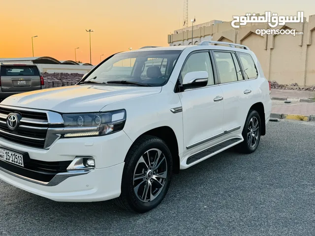 Toyota Land Cruiser 2020 in Mubarak Al-Kabeer