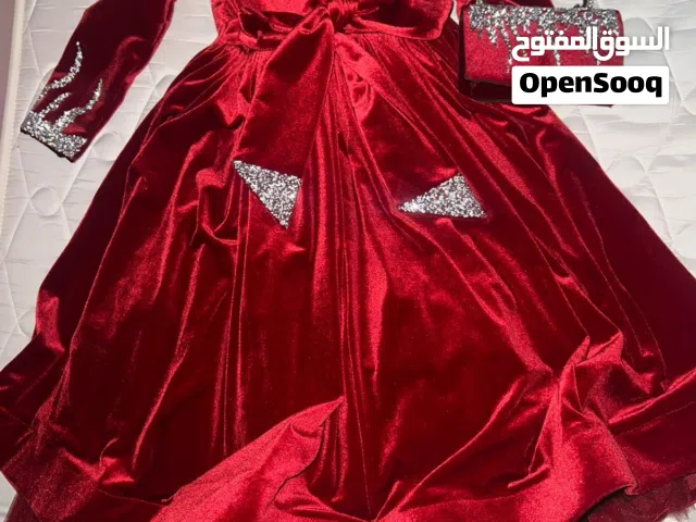 فستان حفلات مخمل