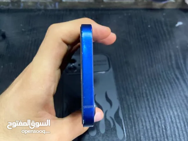 آيفون 12 مستعمل بحاله الوكاله معو وصلت شاحن و 3 كفرات