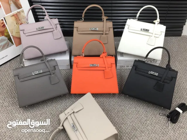 يتوفر معي جروبات مندوبين توصيل طلبات الي يريد يتواصل على الواتساب بريال واحد فقط