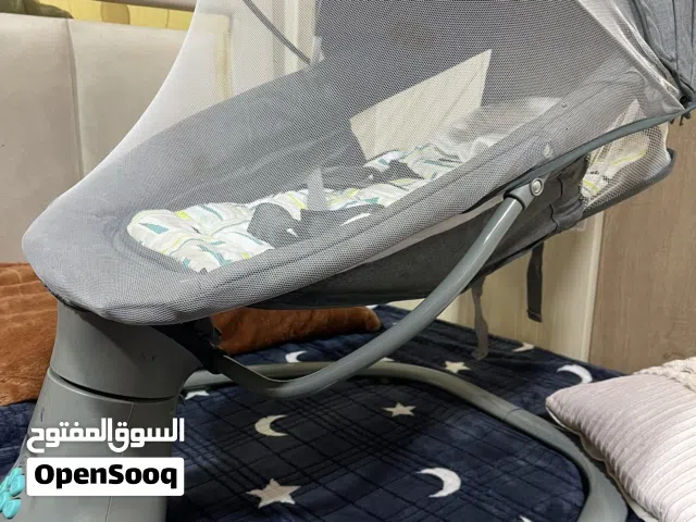 كرسي هزاز للأطفال نظيف جداً وابني نام بيه مرتين و مامستخدمه ابد ، على باتريات القلم