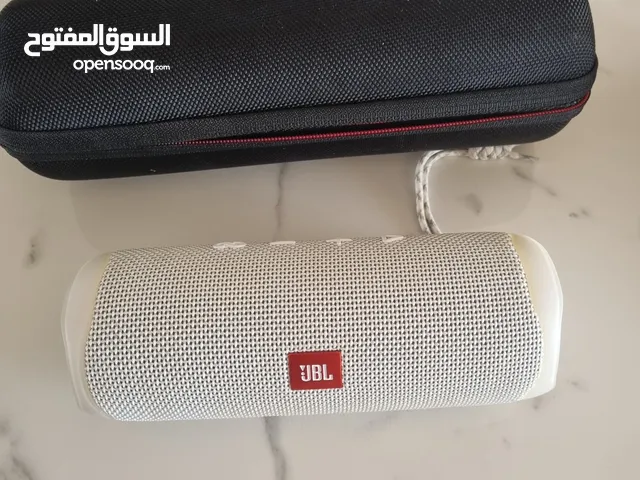 JBL Flip 5 portable speaker with case