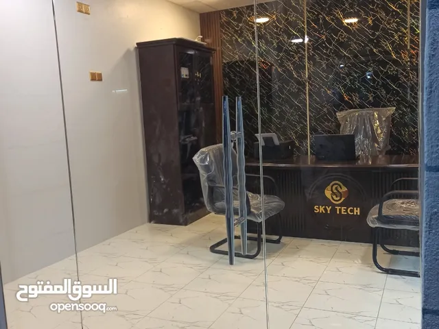 مكتب مؤثث جاهز للتسليم