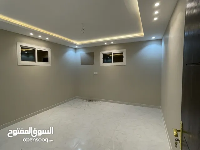 240 m2 4 Bedrooms Apartments for Rent in Tabuk Al Bawadi