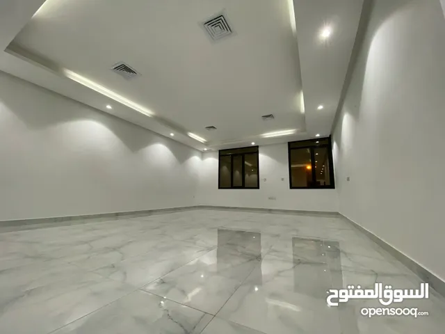 350 m2 4 Bedrooms Apartments for Rent in Mubarak Al-Kabeer Abu Ftaira
