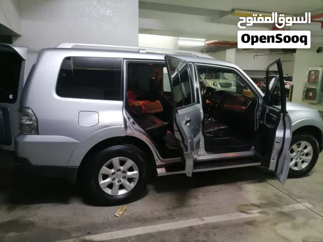 2009 ميتسوبيشي باجيرو GLS