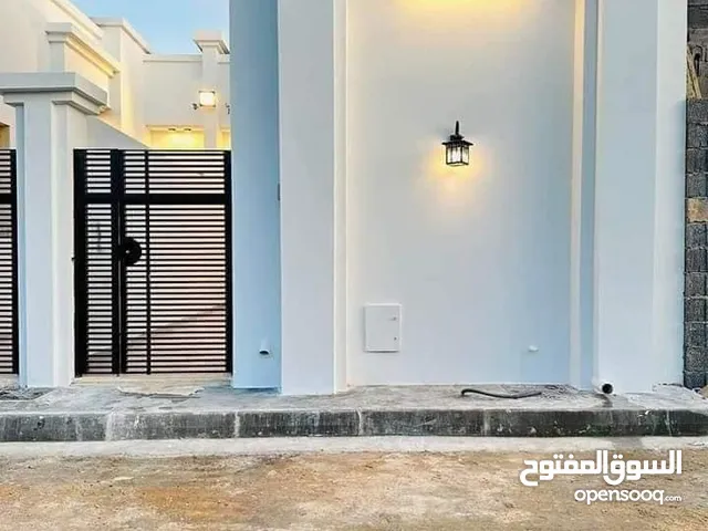 118 m2 3 Bedrooms Townhouse for Sale in Tripoli Ain Zara