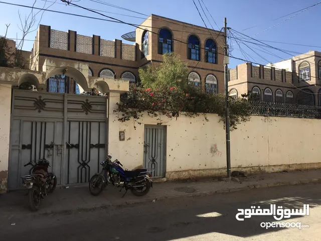 350 m2 More than 6 bedrooms Villa for Sale in Sana'a Western Geraf