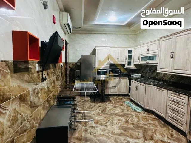 150 m2 More than 6 bedrooms Townhouse for Rent in Basra Kut Al Hijaj