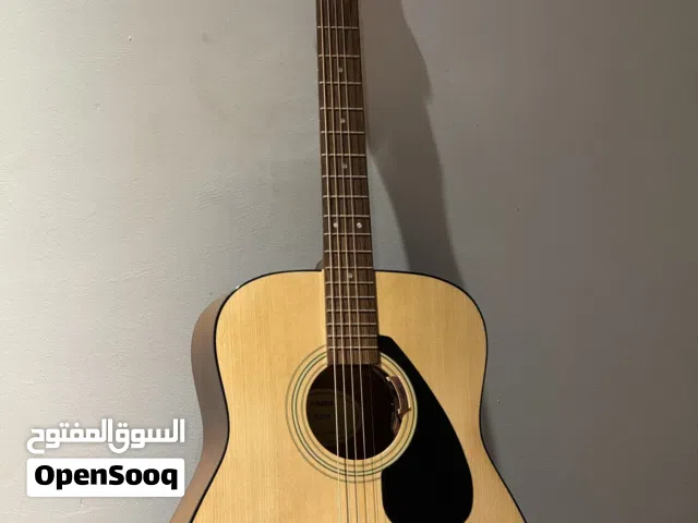 كيتار ياماها f310 مع تعديل (اضافة بيك آب داخلي ) داخلي اوتار جديدة شهرين فقط نظافة 100٪