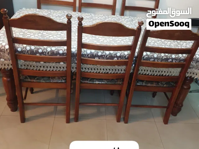 طاولت طعام خشب بحريني 6 كراسي بحالة ممتازة