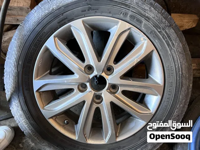 ديسكو 16 معاه القومه الي راكبه فيه مقاسها 205/65/16 نضيف للبيع سعر ساوم