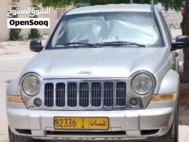 2007 جيب شيروكى