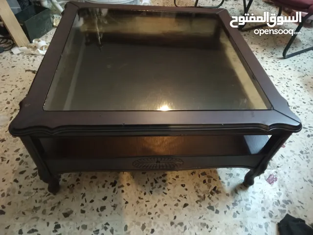 طربيزا وسط للبيع. بحاله ممتازه