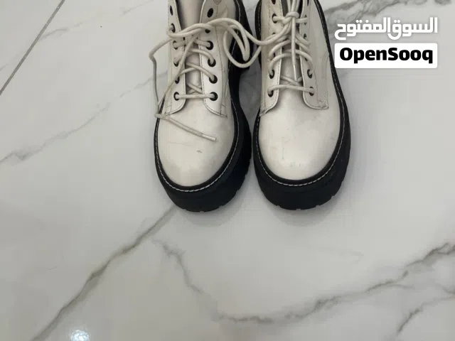 بوت ابيض