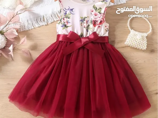 فستان الأميرة بدون أكمام منقش بالزهور اللون أحمر عنابي