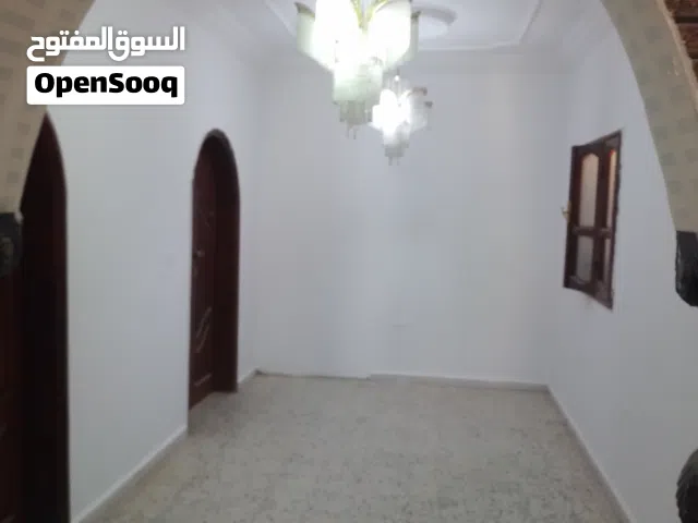 140 m2 3 Bedrooms Apartments for Rent in Tripoli Souq Al-Juma'a
