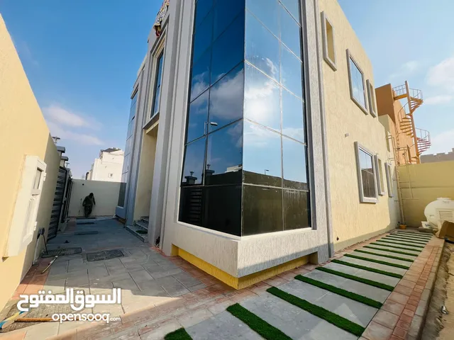 3300ft 3 Bedrooms Villa for Sale in Sharjah Hoshi