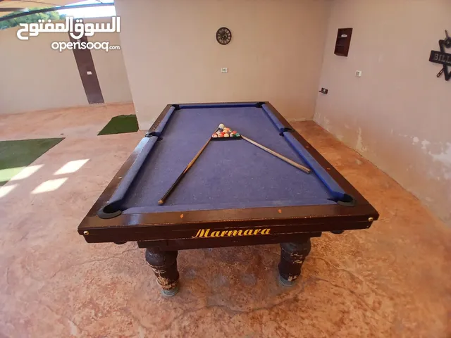 طاولة بلياردو بحالة جيدة للبيع في الغور طريق البحر الميت