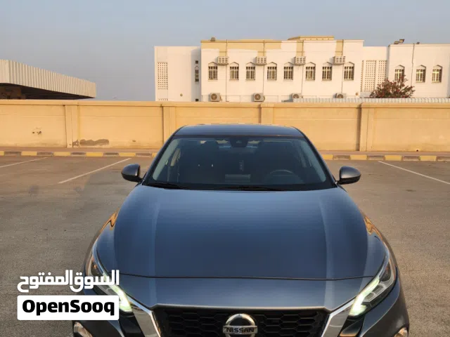 2022 نيسان التيما SV