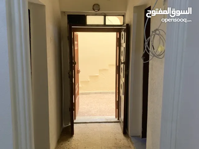 180 m2 4 Bedrooms Townhouse for Rent in Tripoli Souq Al-Juma'a