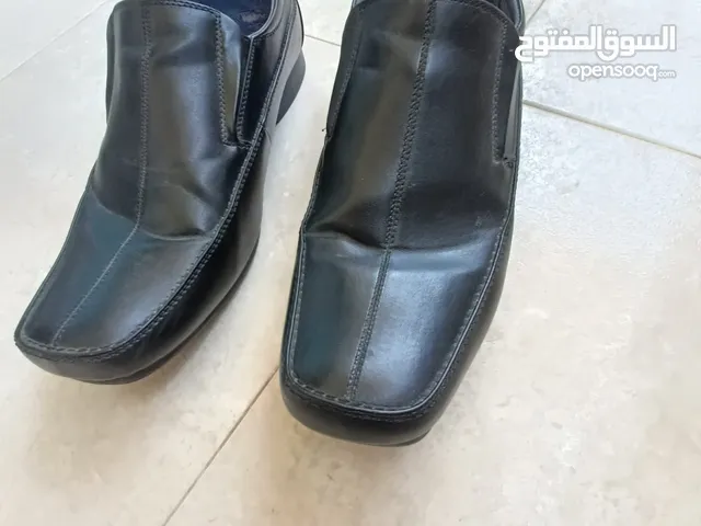 حذاء مقاس كبير تقريبا 47