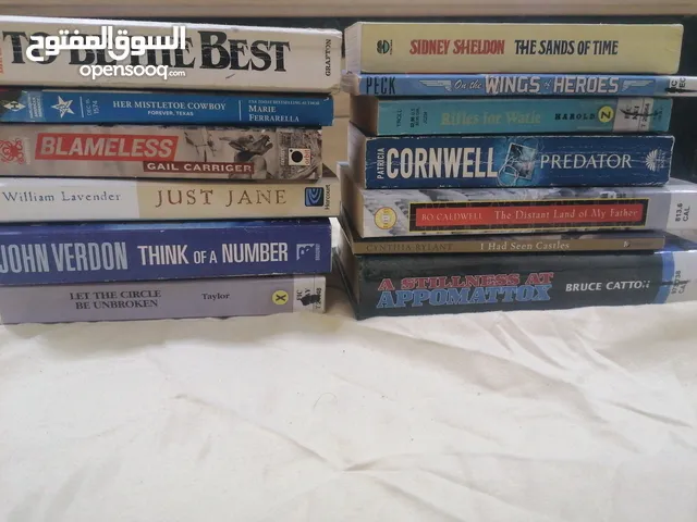 للبيع كتب بحالة جيدة كتب انجليزيه ملاحظة الكتاب الواحد بدينار وكلهم ب 13