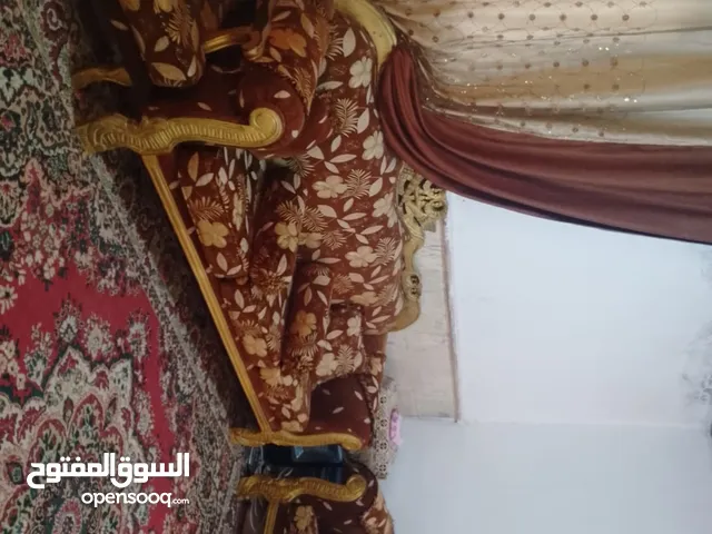 طقم كنب للبيع موجود في السلط ام العمد