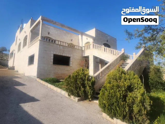 278 m2 More than 6 bedrooms Villa for Sale in Zarqa Birayn