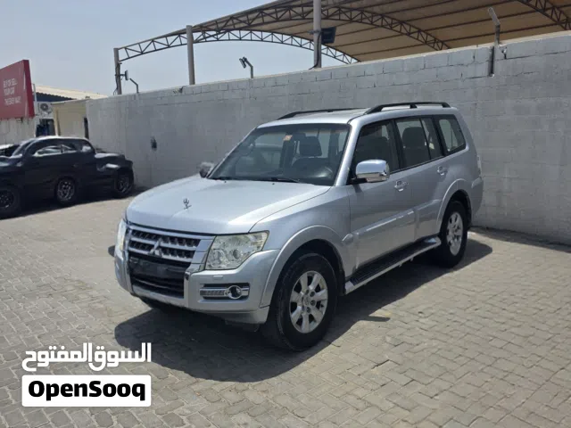 2016 Mitsubishi Pajero GLS Top