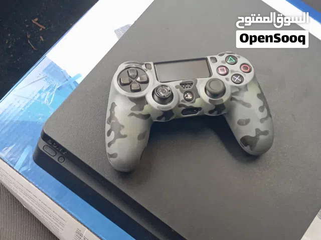 بلستيشن 4 فور ربي يبارك قاعد بي حاله جيدأ جدا