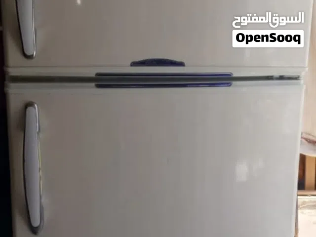 ثلاجه للبيع بحاله ممتازه للبيع بسعر مغري  24 قدم