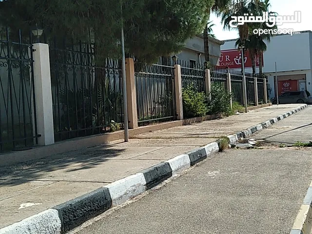 300 m2 More than 6 bedrooms Villa for Sale in Benghazi Al-Fuwayhat