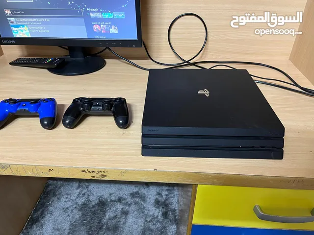 ps4 pro 1t  نضيفة للبيع