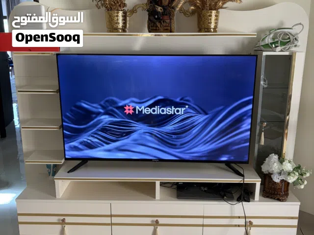 طاولة تلفزيون مع رفوف وادراج مع اضائة