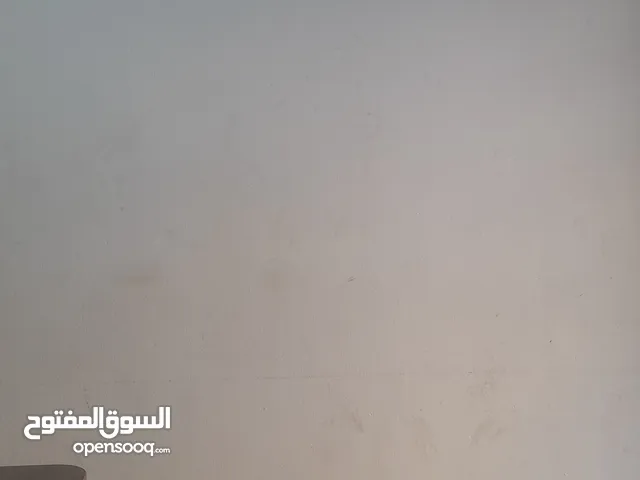 شقه ارضيه بمنطقة سوق الجمعه بالقرب من مدرسة ذات النطاقين وبالقرب من سوق الخضره سابقا لايوجد صور
